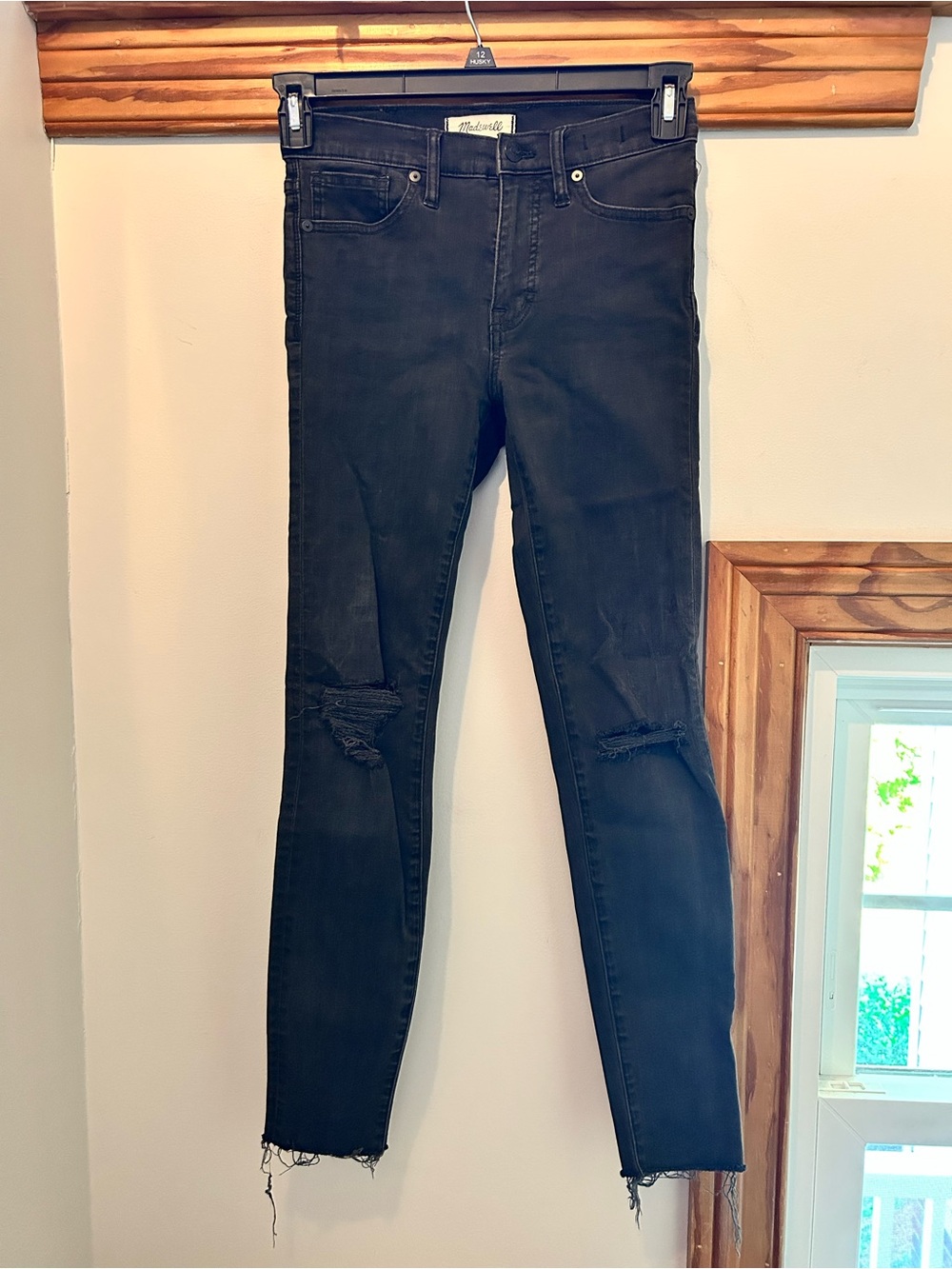 Women’s Black Distressed Skinny Jeans